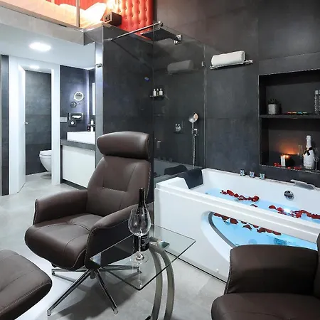 Redrose Apartment *