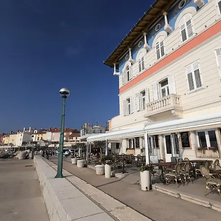 Redrose Piran