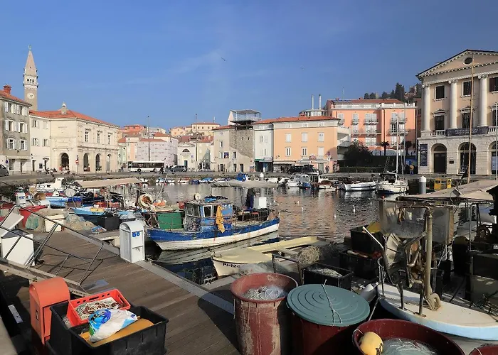 Redrose アパート ピラン